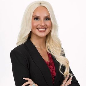 Meet your Posher, Brooke